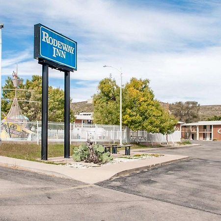 Rodeway Inn Whites City Экстерьер фото