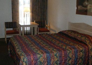 Rodeway Inn Whites City Экстерьер фото