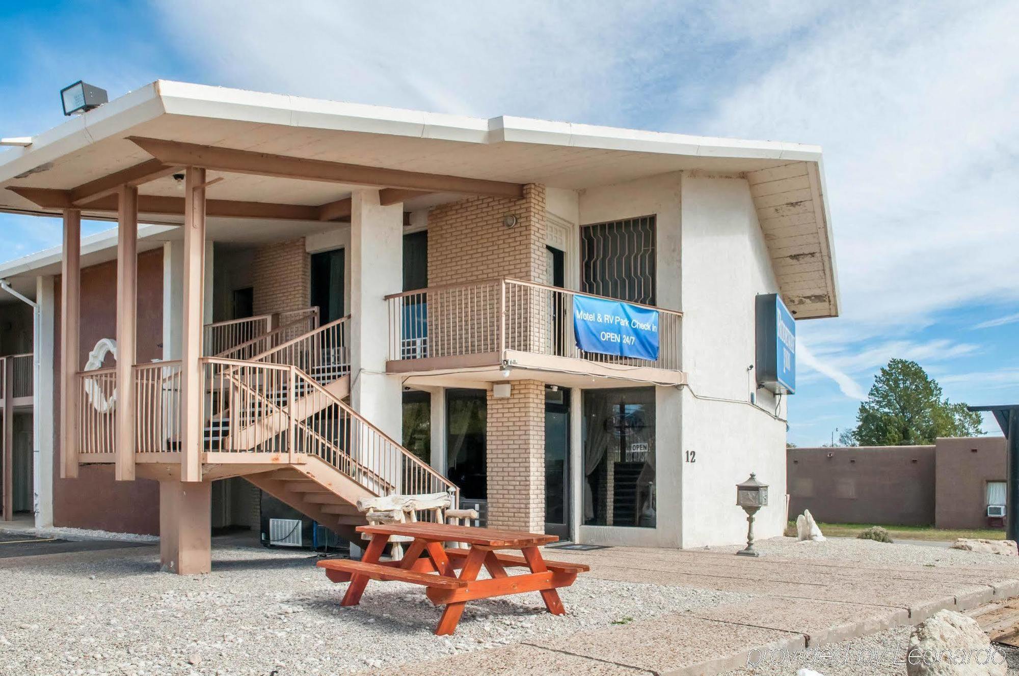 Rodeway Inn Whites City Экстерьер фото