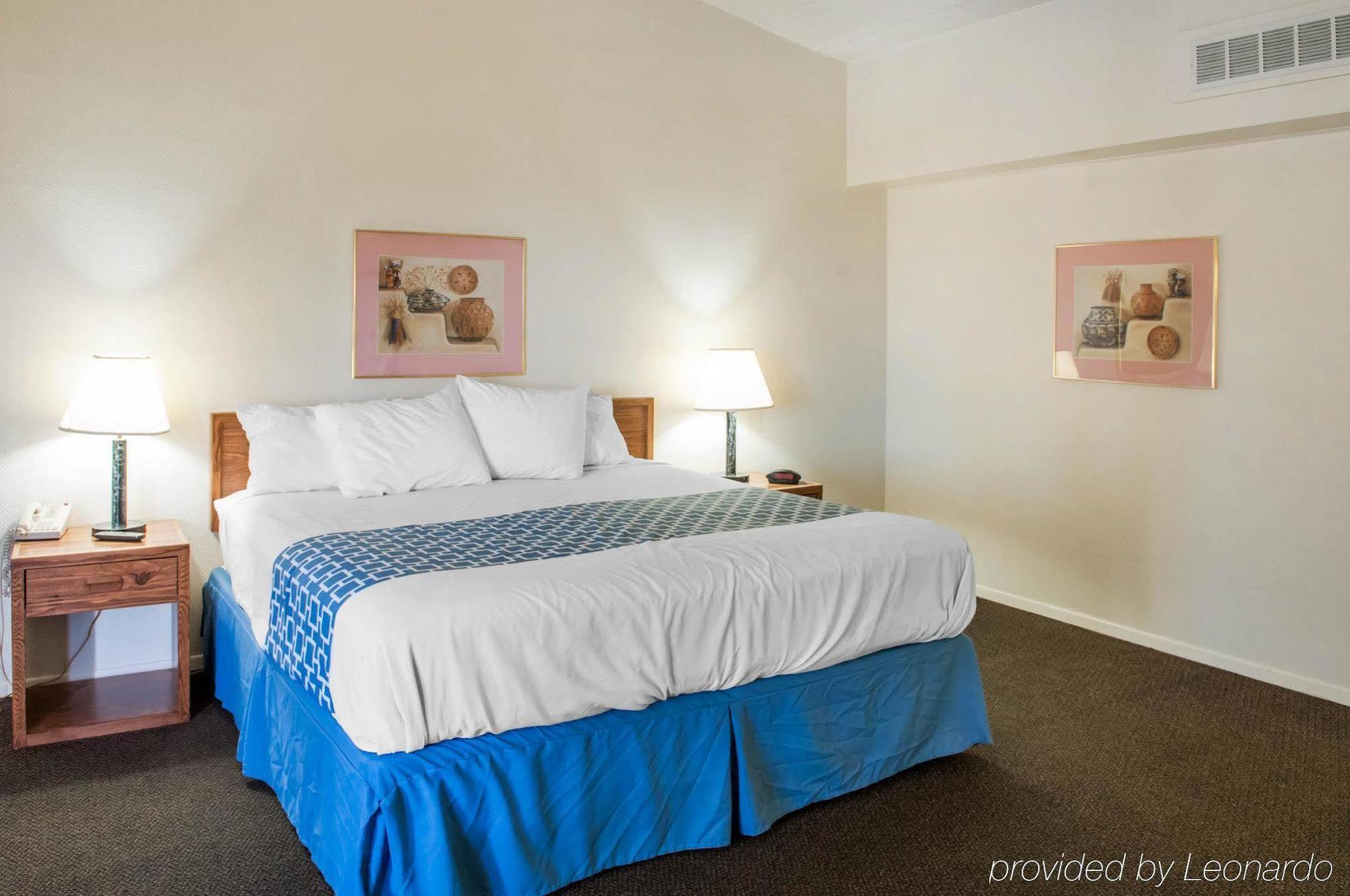 Rodeway Inn Whites City Экстерьер фото
