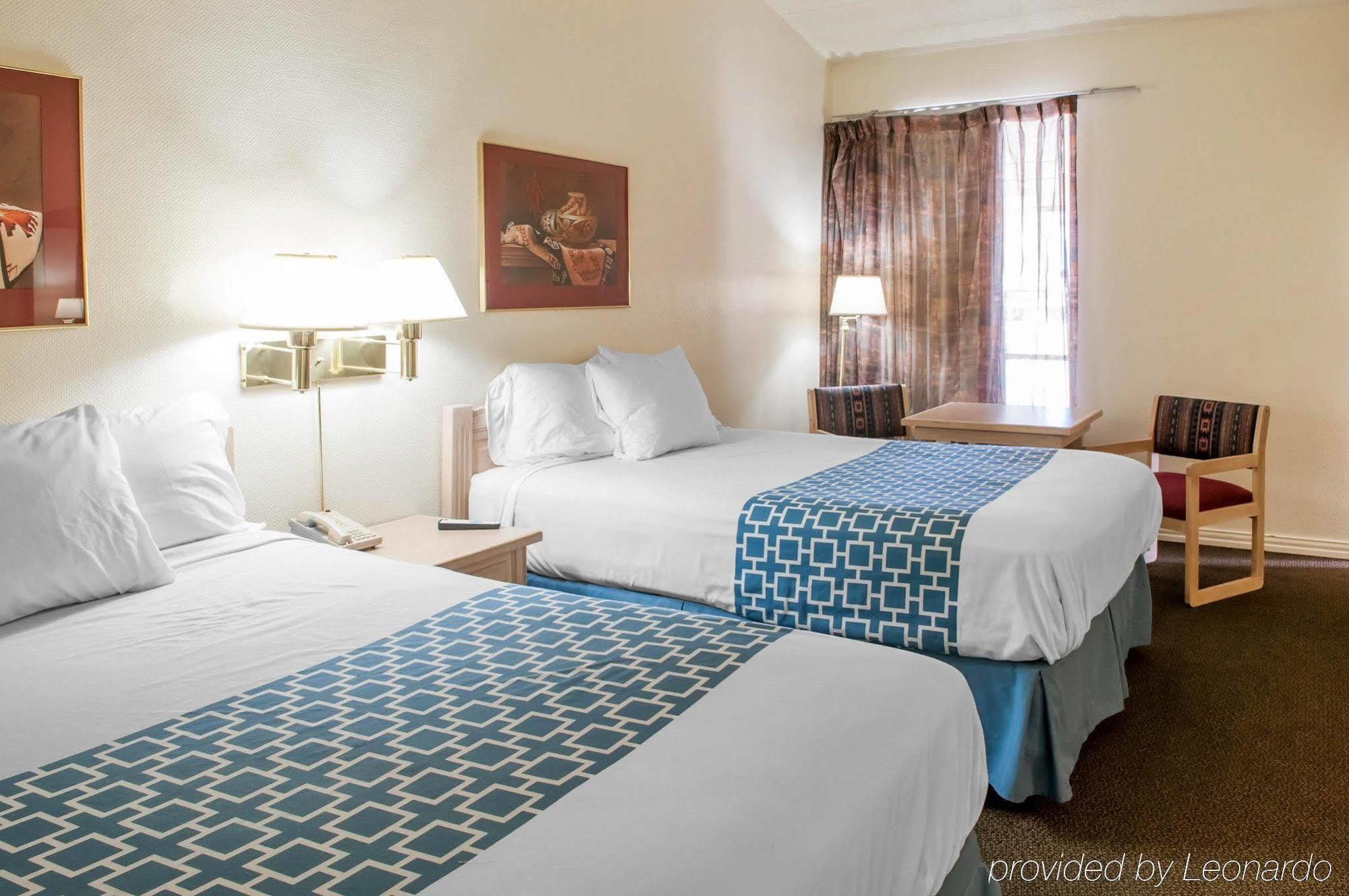 Rodeway Inn Whites City Экстерьер фото